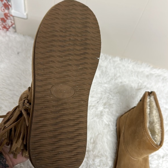 Bjorndal Shearling Fringe Boots Like New Condition Leather upper - Picture 4 of 11